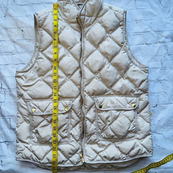 EUC Women’s Large Woolrich Quilted Puffer Full Zip Vest - Picture 8 of 9